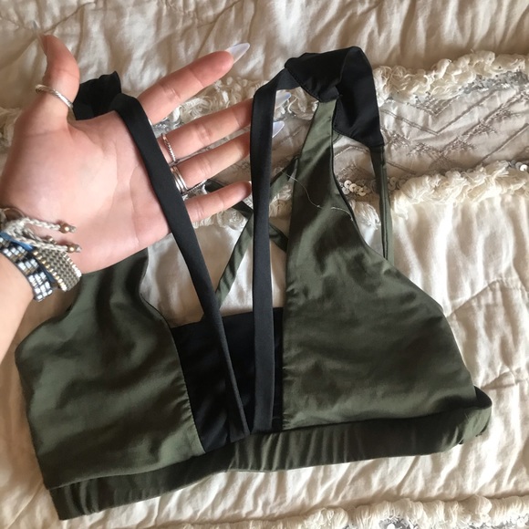 Sports bra - Picture 3 of 8